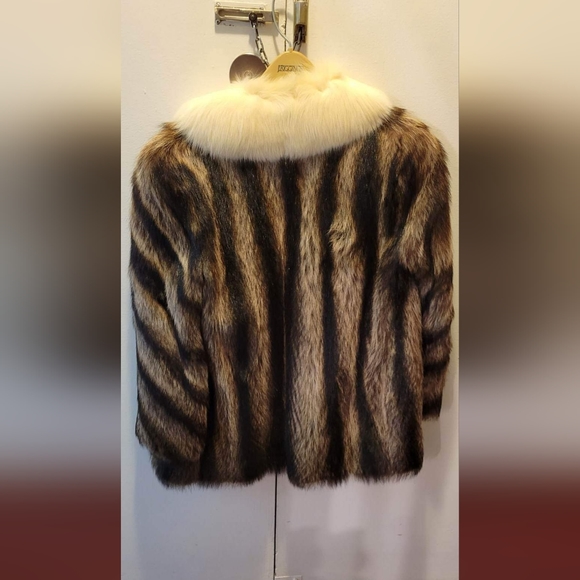 real fur jacket like new - Picture 2 of 4